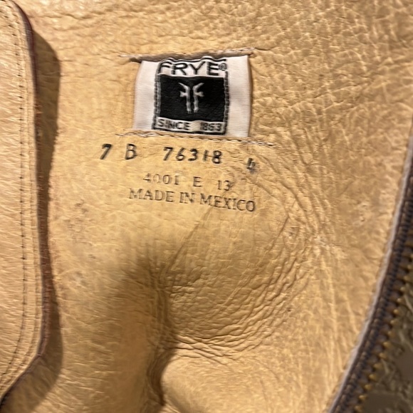 Frye boots size 7 women’s worn once, too big for my daughter so selling - Picture 9 of 10